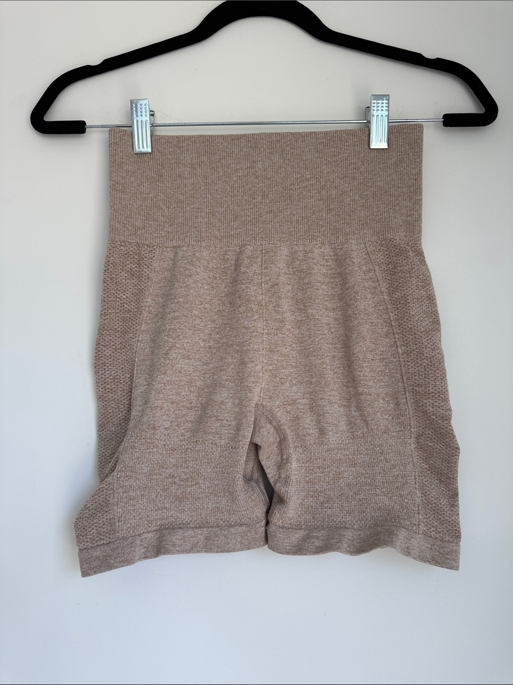 Prozis High-Waist Shorts in Taupe
